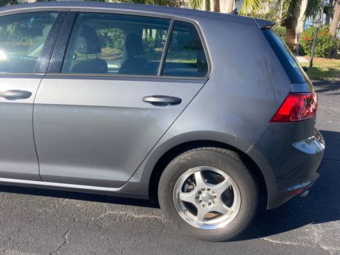 Used 2016 Volkswagen Golf S image 9