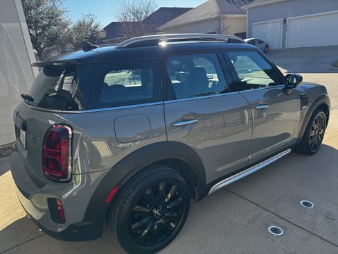 Used 2021 MINI Cooper Countryman image 2