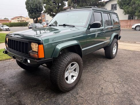 Used 1993 Jeep Cherokee Sport image 1