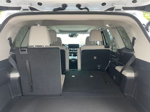 Used 2024 Toyota Grand Highlander AWD image 6