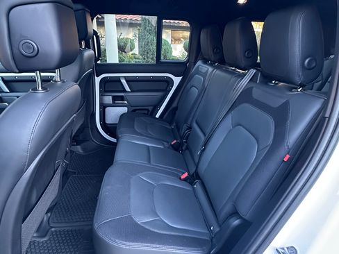 Used 2023 Land Rover Defender 130 X-Dynamic SE image 12