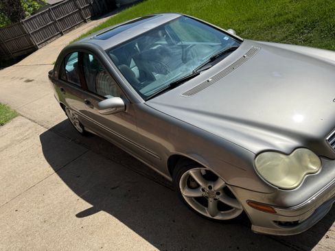 Used 2005 Mercedes-Benz C 230 Sedan image 6