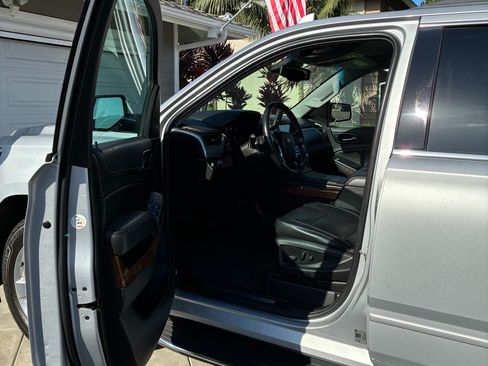 Used 2018 Chevrolet Tahoe Premier RWD image 8