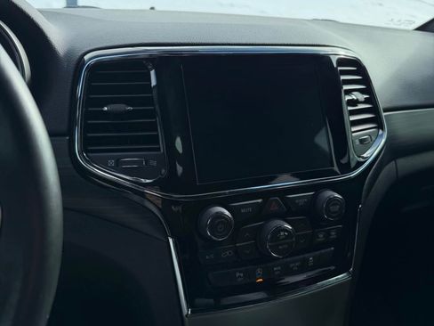 Used 2021 Jeep Grand Cherokee Laredo X image 8