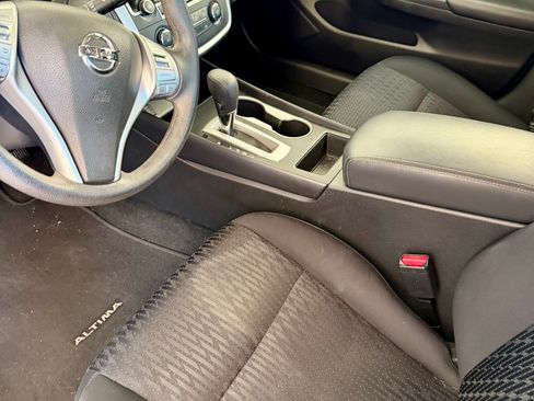 Used 2016 Nissan Altima 2.5 S w/ Power Driver Seat Package image 5