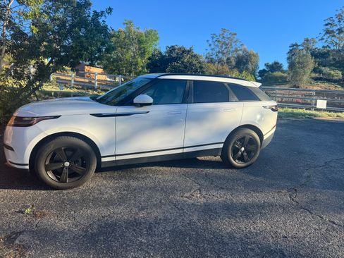 Used 2018 Land Rover Range Rover Velar S image 10