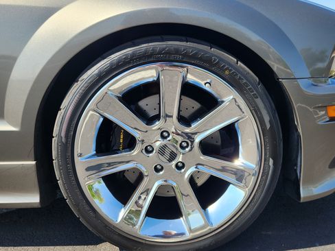 Used 2005 Ford Mustang GT Premium image 18