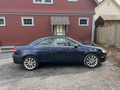 Used 2012 Volkswagen Eos Komfort image 2