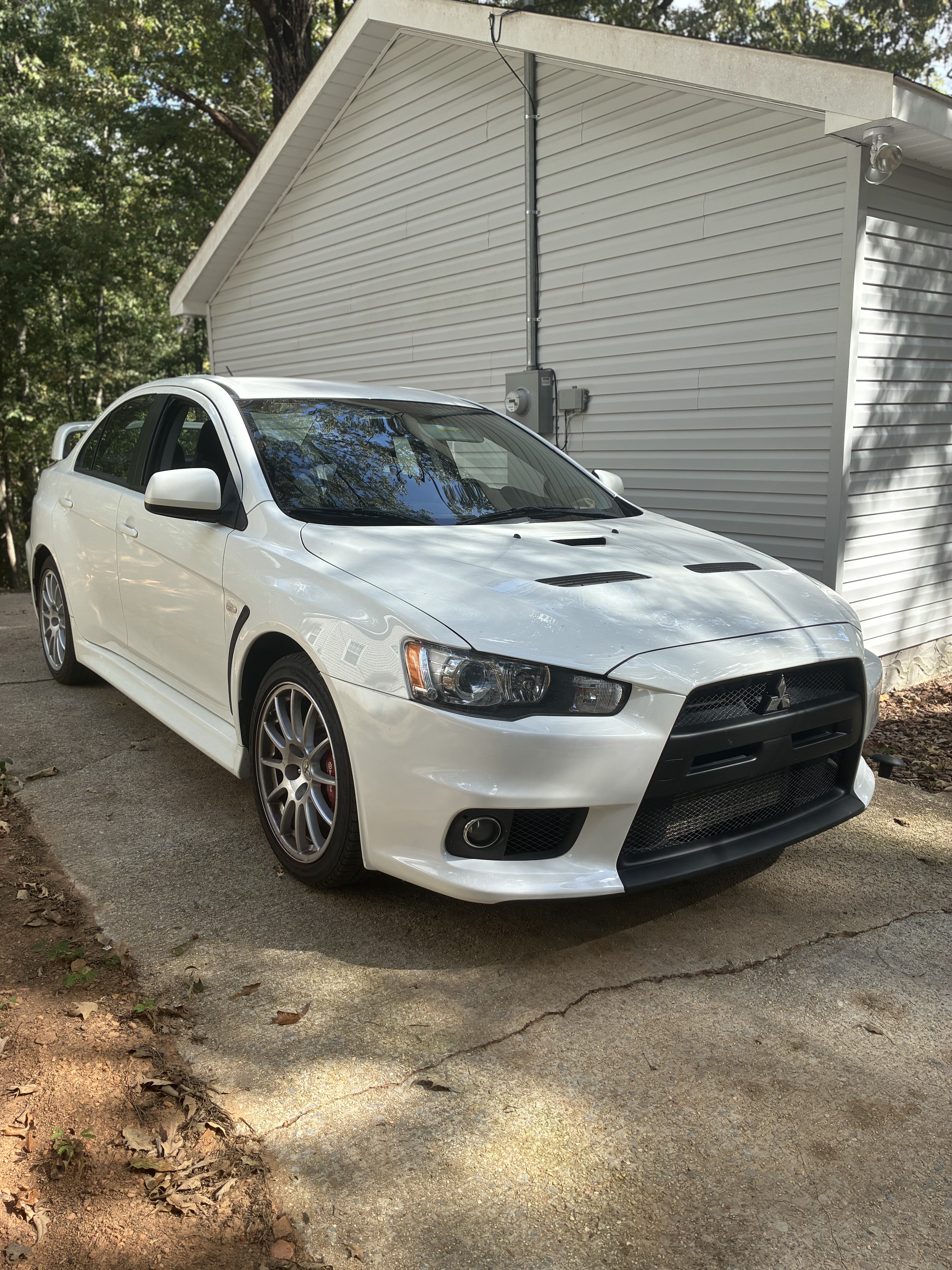 Used 2010 Mitsubishi Lancer Evolution SE AWD/4WD image 2