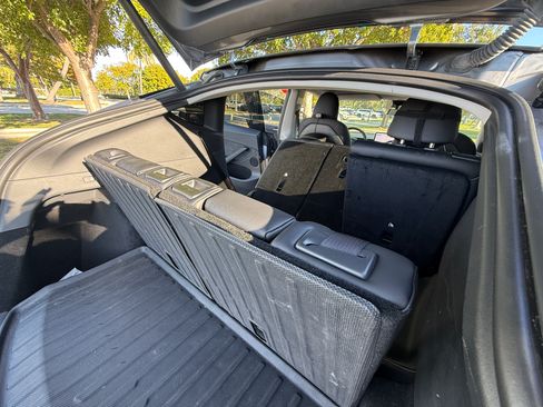 Used 2025 Tesla Model Y Long Range image 14