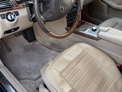 Used 2013 Mercedes-Benz E 350 4MATIC Sedan image 5