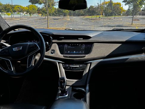 Used 2017 Cadillac XT5 Platinum image 4