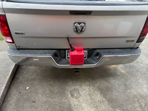 Used 2013 RAM 1500 Classic SLT w/ Premium Display Pkg RWD image 2