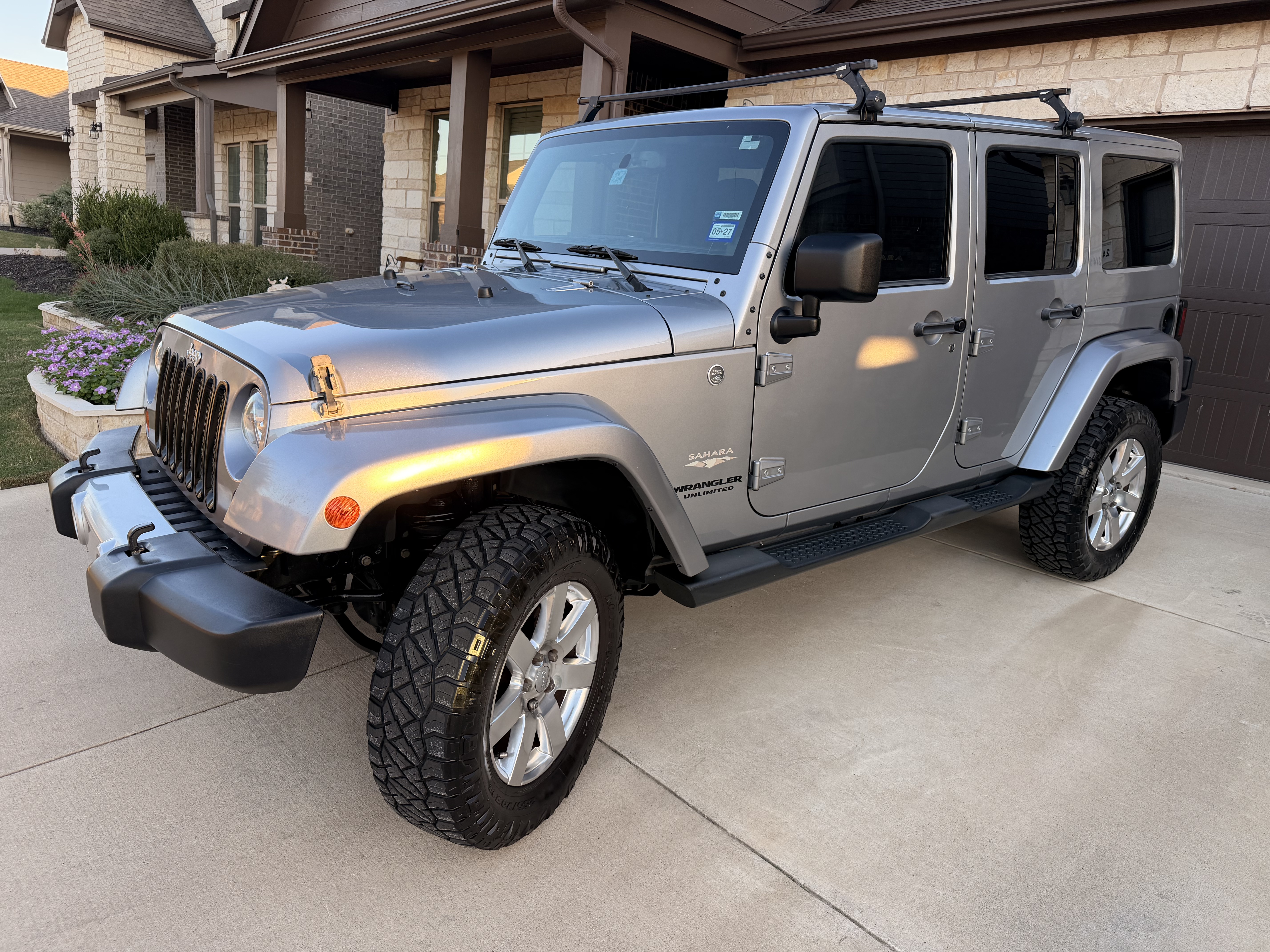 Used 2013 Jeep Wrangler Unlimited Sahara w/ Connectivity Group AWD/4WD image 15