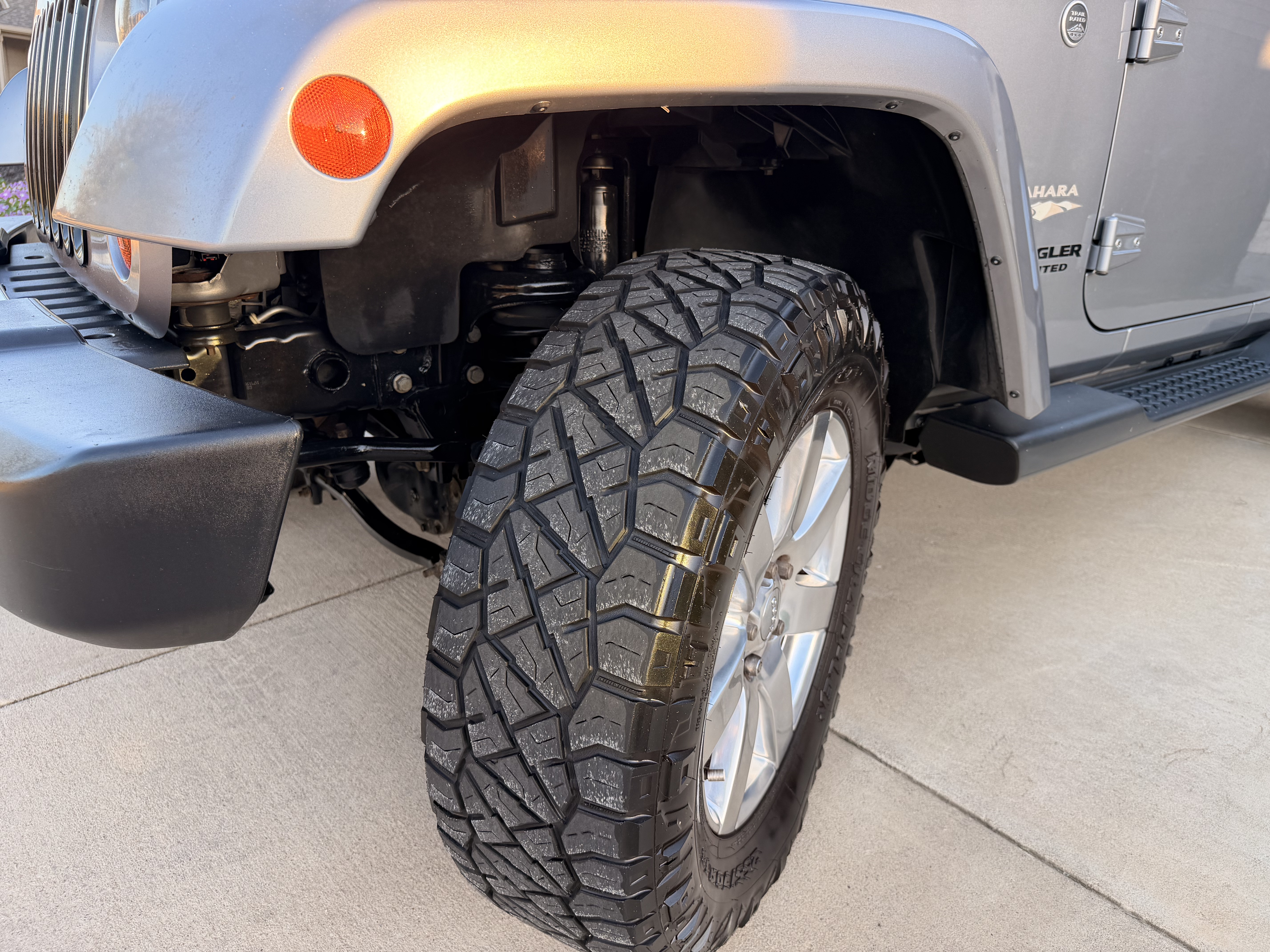 Used 2013 Jeep Wrangler Unlimited Sahara w/ Connectivity Group AWD/4WD image 14