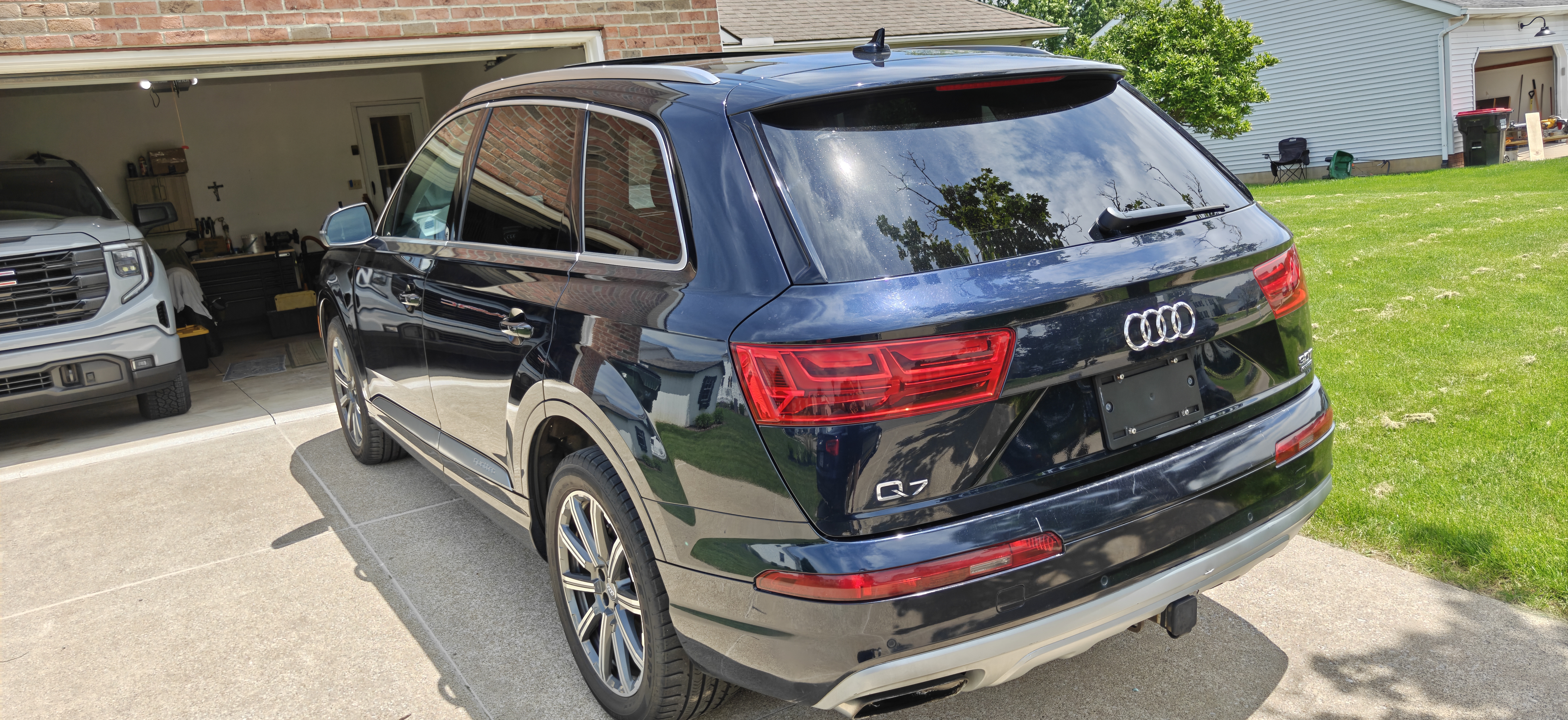 Used 2018 Audi Q7 3.0T Premium Plus w/ Premium Plus Package AWD/4WD image 2