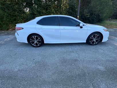 Used 2018 Toyota Camry SE w/ Moonroof Package