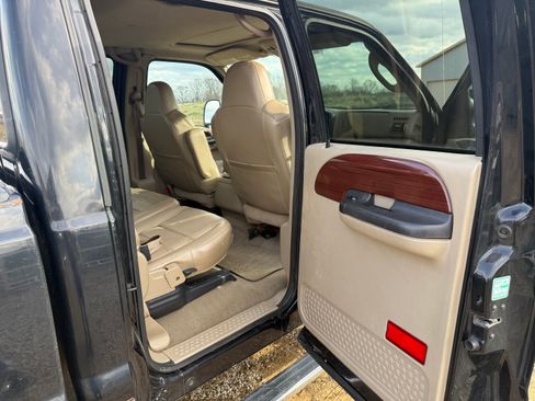 Used 2005 Ford F350 Lariat AWD/4WD image 9