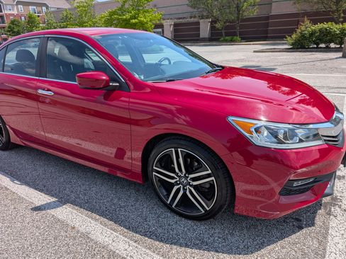 Used 2016 Honda Accord Sport image 10
