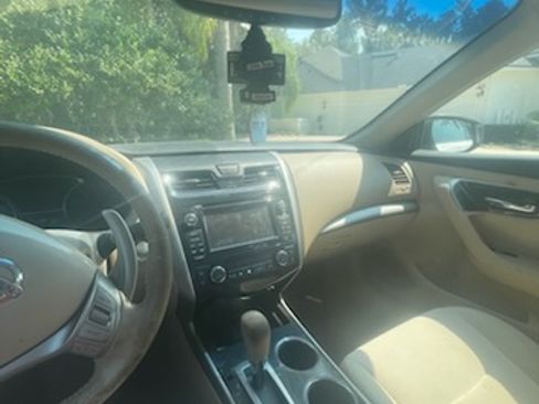 Used 2013 Nissan Altima 3.5 SV w/ Navigation Pkg image 10