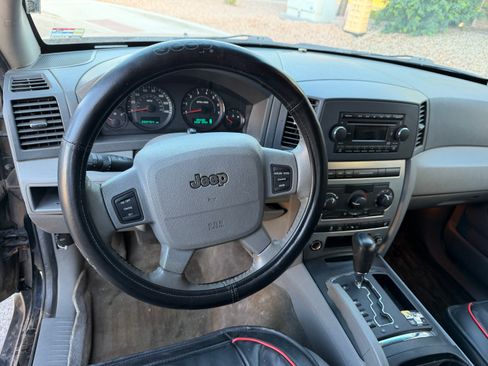 Used 2006 Jeep Grand Cherokee Laredo image 8