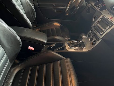 Used 2008 Volkswagen Passat VR6 image 10