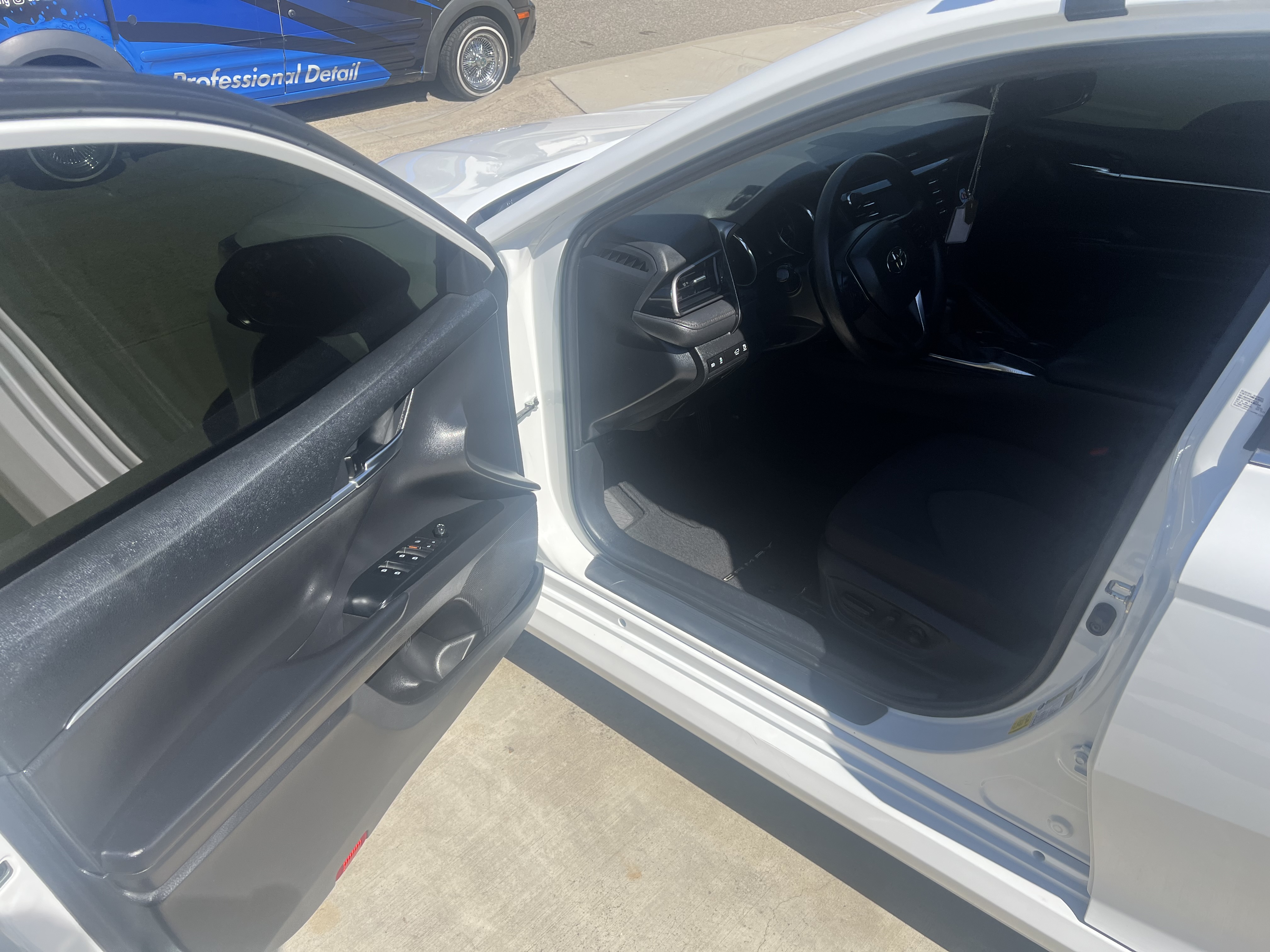 Used 2020 Toyota Camry LE w/ Carpet Mat Package FWD image 10