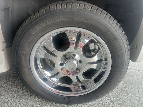 Used 2004 GMC Yukon Denali AWD/4WD image 17