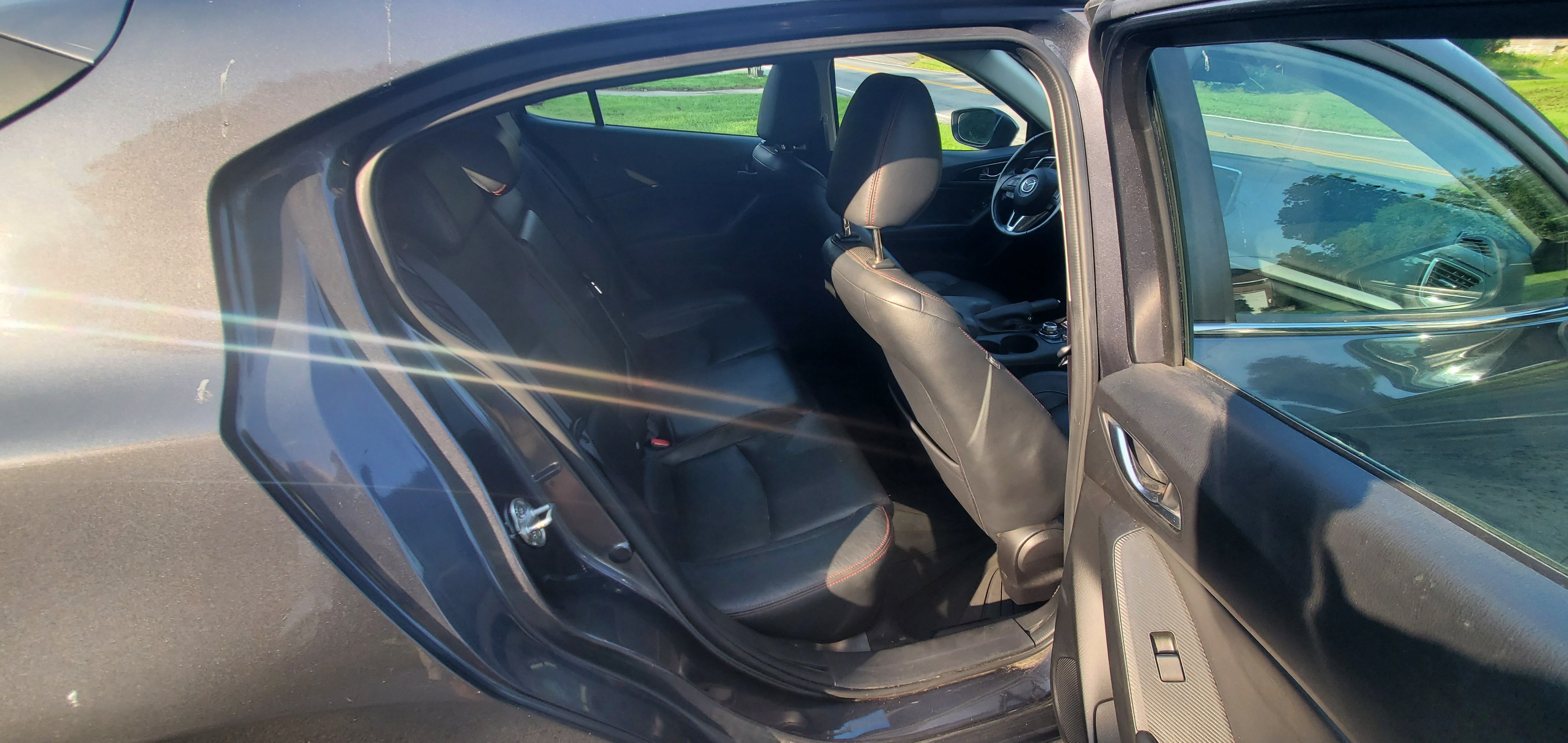 Used 2016 MAZDA MAZDA3 s Grand Touring w/ Technology Package FWD image 19