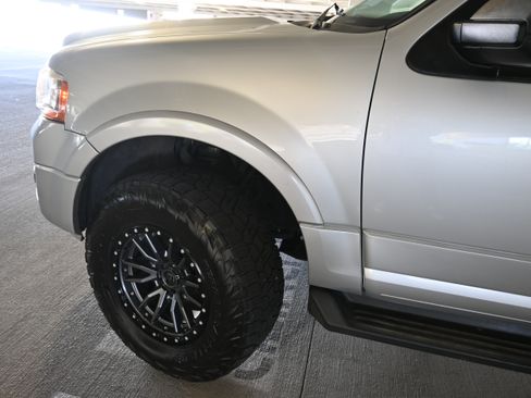 Used 2016 Ford Expedition EL XLT AWD/4WD image 6