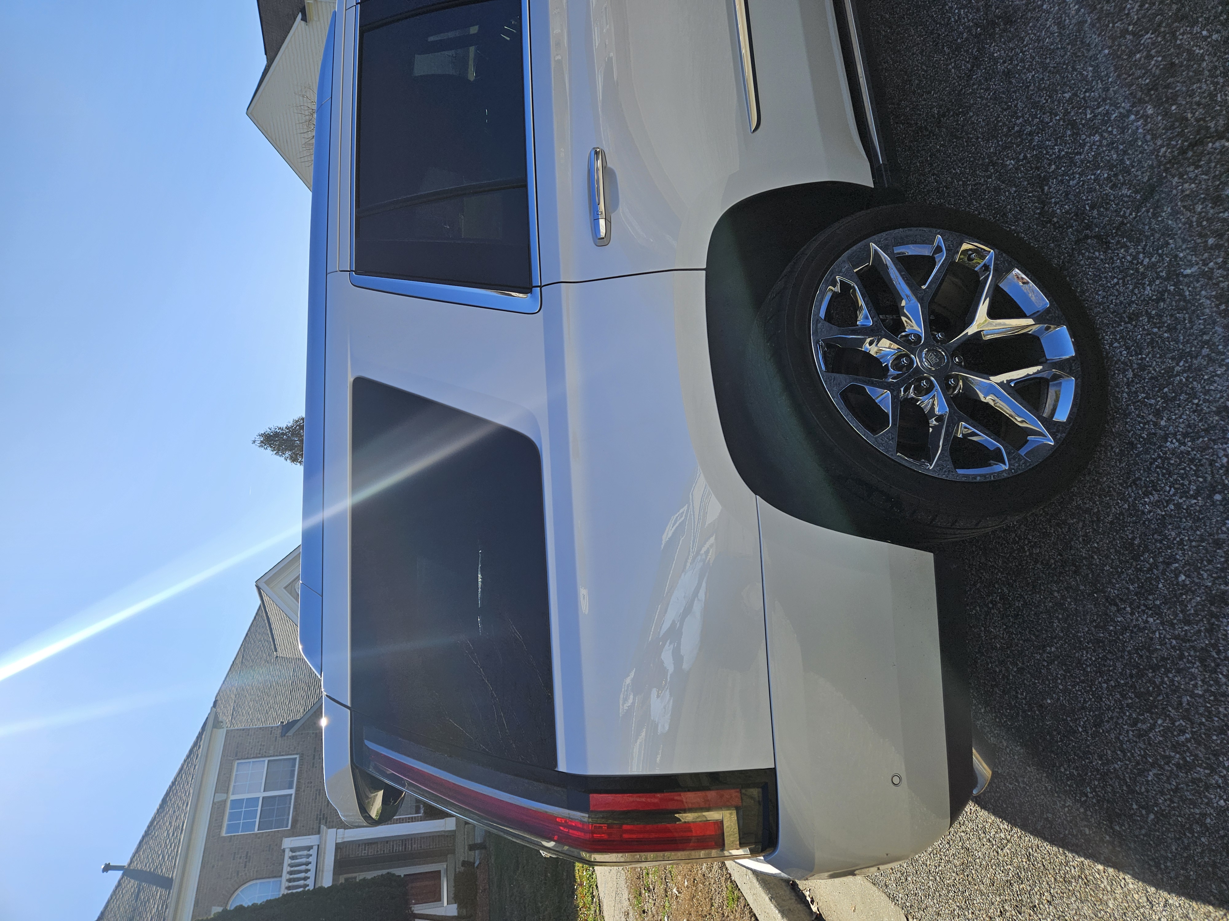 Used 2017 Cadillac Escalade Platinum AWD/4WD image 11