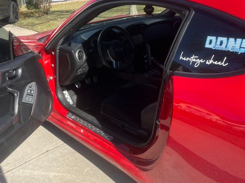 Used 2015 Scion FR-S image 29