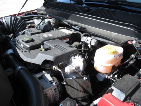 Used 2024 RAM 2500 Tradesman w/ Chrome Appearance Group image 8