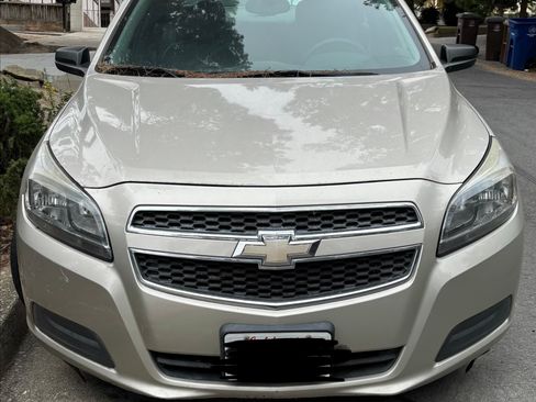 Used 2013 Chevrolet Malibu LS FWD image 2