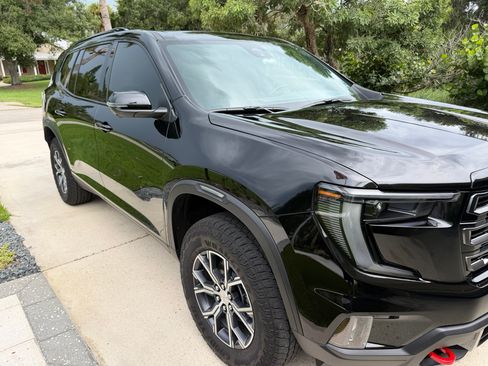 Used 2026 GMC Acadia AT4 w/ Luxury Package AWD/4WD image 4