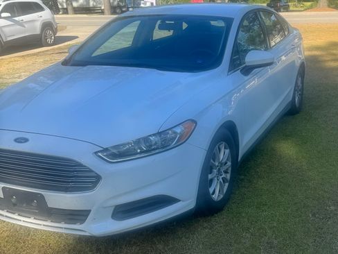 Used 2016 Ford Fusion S FWD image 2