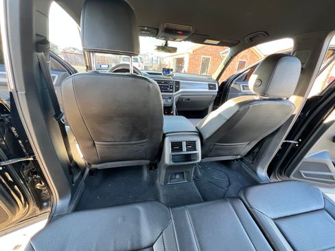 Used 2022 Volkswagen Atlas Cross Sport SE image 17