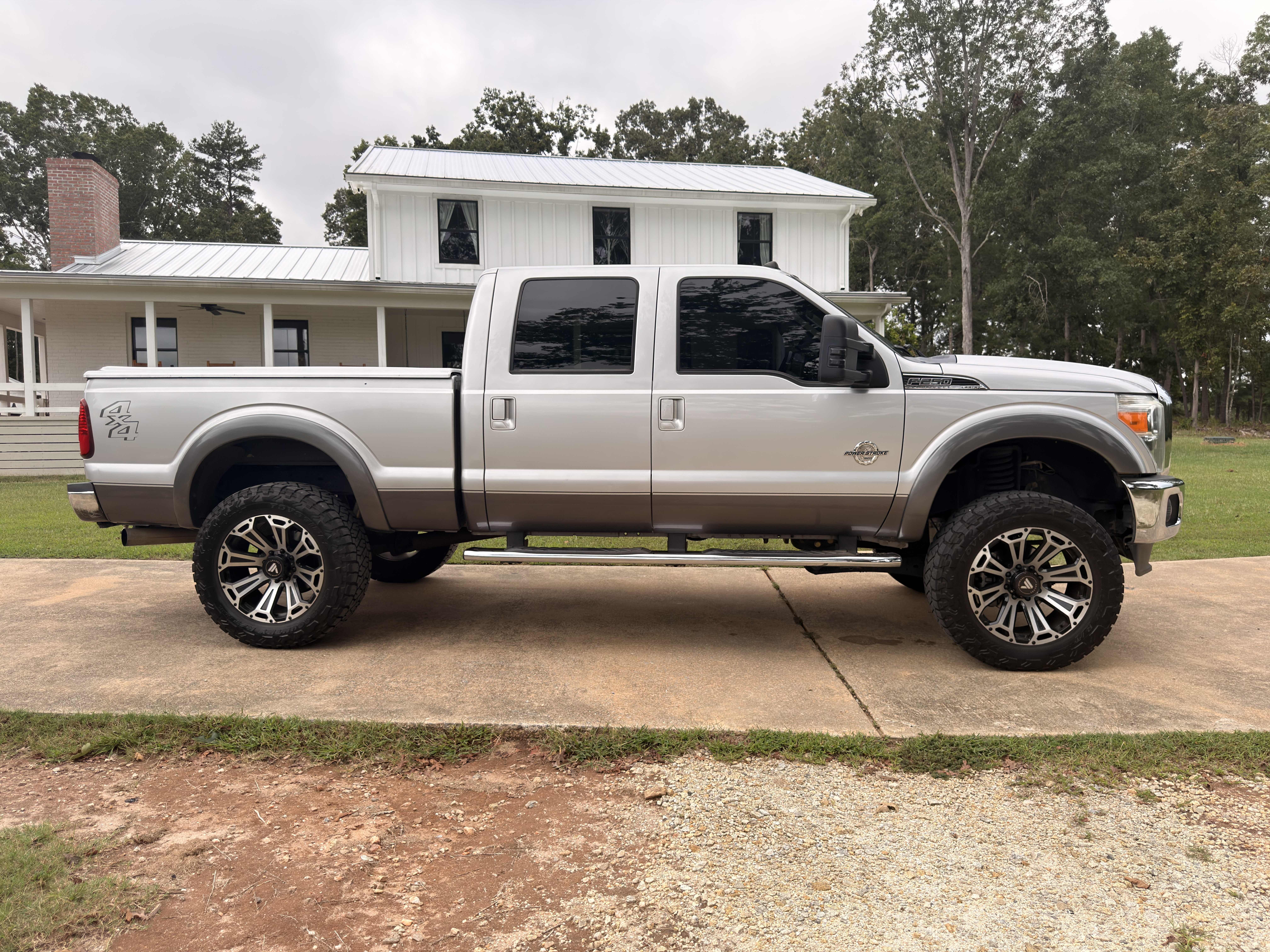 Used 2014 Ford F250 Lariat w/ Lariat Ultimate Package AWD/4WD image 4