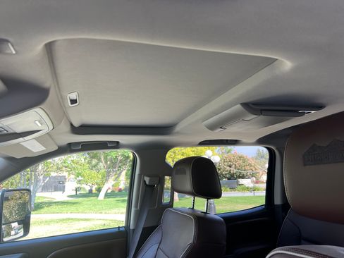 Used 2017 Chevrolet Silverado 2500 High Country w/ Duramax Plus Package AWD/4WD image 15