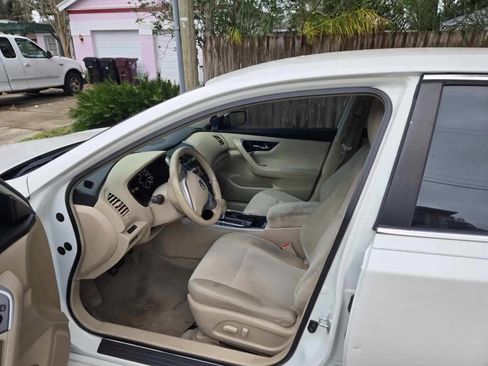 Used 2013 Nissan Altima 2.5 SV image 9