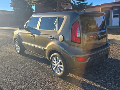 Used 2013 Kia Soul + image 11