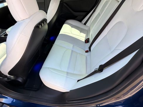 Used 2021 Tesla Model 3 Standard Range Plus image 21