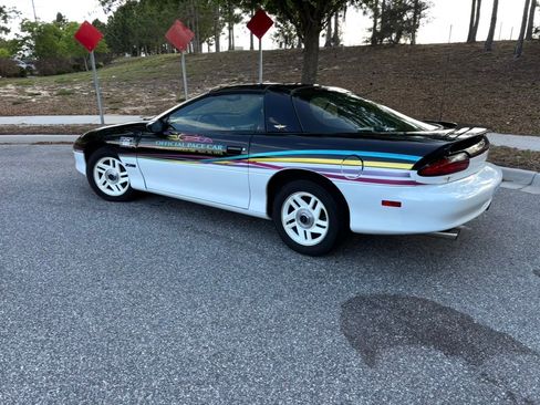Used 1993 Chevrolet Camaro Z28 RWD image 2