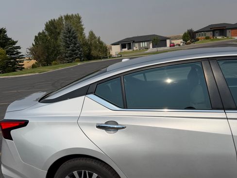 Used 2023 Nissan Altima 2.5 SV FWD image 10
