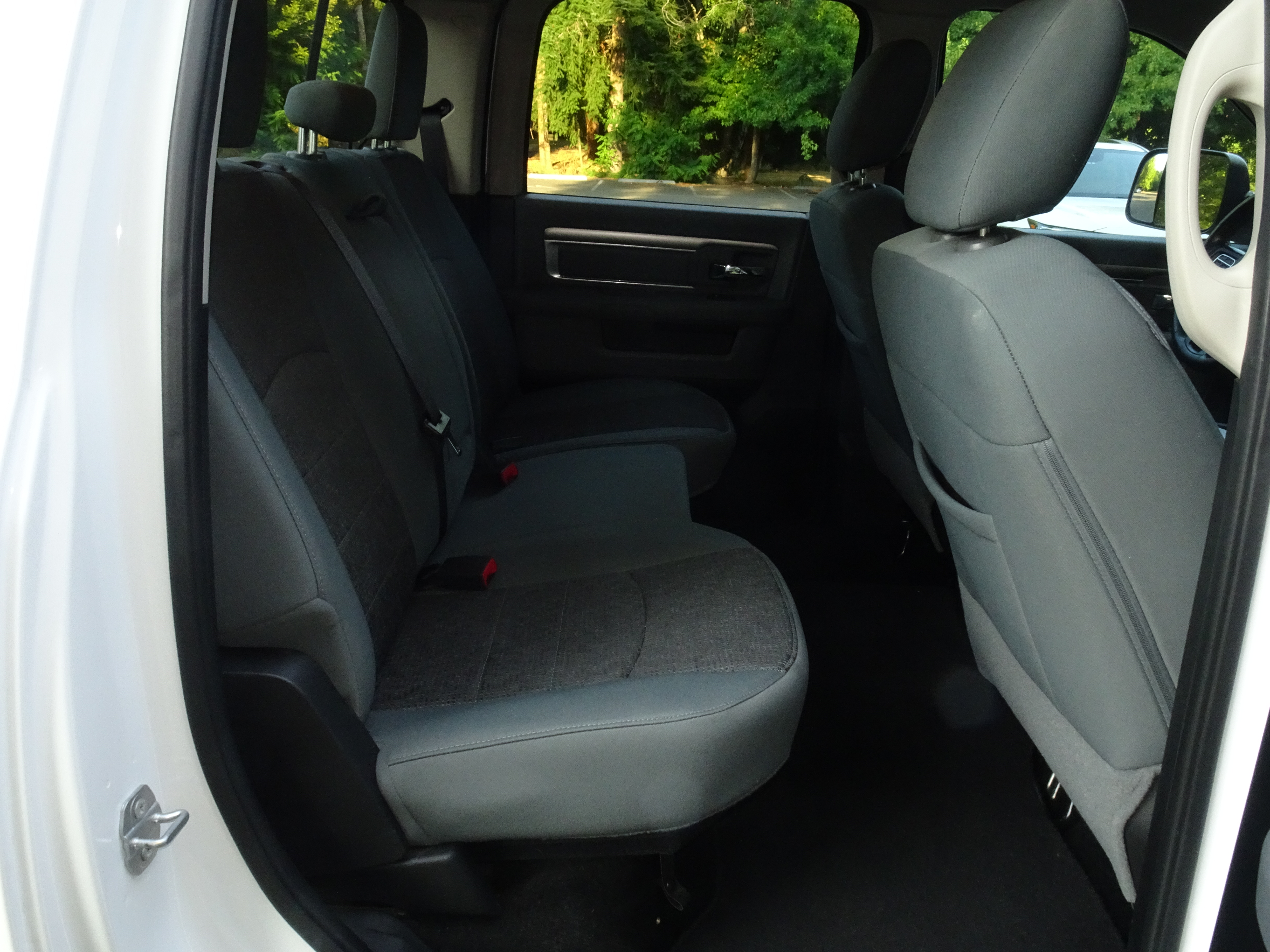 Used 2015 RAM 1500 Big Horn AWD/4WD image 9