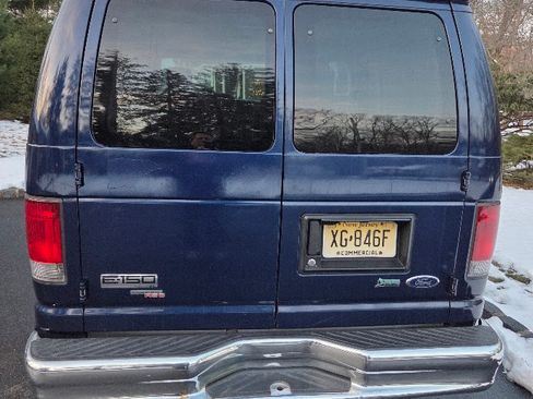 Used 2012 Ford E-150 and Econoline 150 Wagon w/ Interior Upgrade Pkg image 8