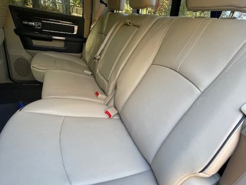 Used 2018 RAM 3500 Laramie Longhorn image 11