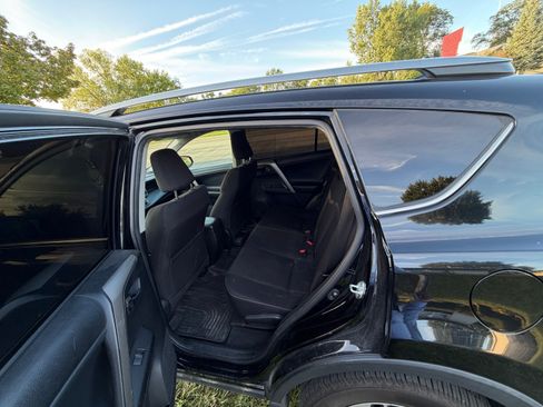 Used 2018 Toyota RAV4 XLE w/ Plus Extra Value Package AWD/4WD image 5