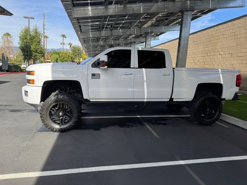Used 2016 Chevrolet Silverado 2500 LTZ w/ Duramax Plus Package image 4