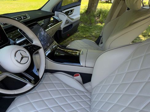 Used 2025 Mercedes-Benz S 580e 4MATIC Sedan image 6